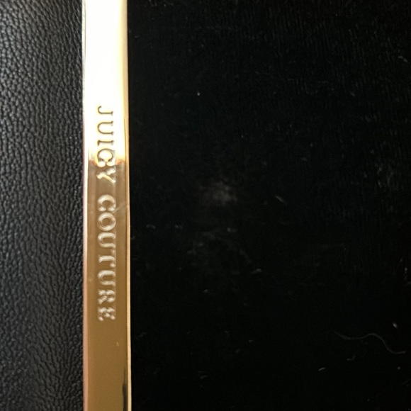 Juicy Couture Deco Glam
Shelby Satchel - Picture 6 of 6